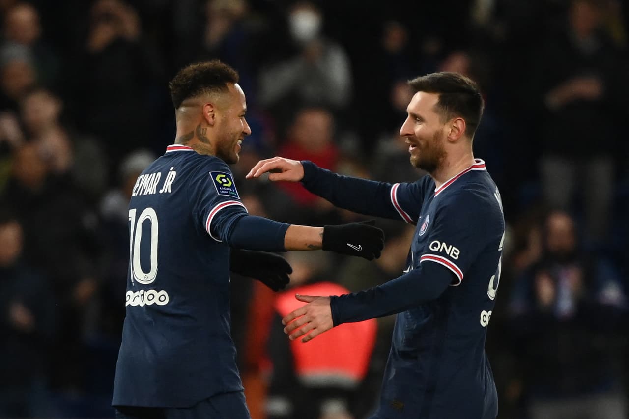 El PSG goleó al Lorient gracias a los dobletes de Neymar y Mbappé, así como otro tanto de Messi.