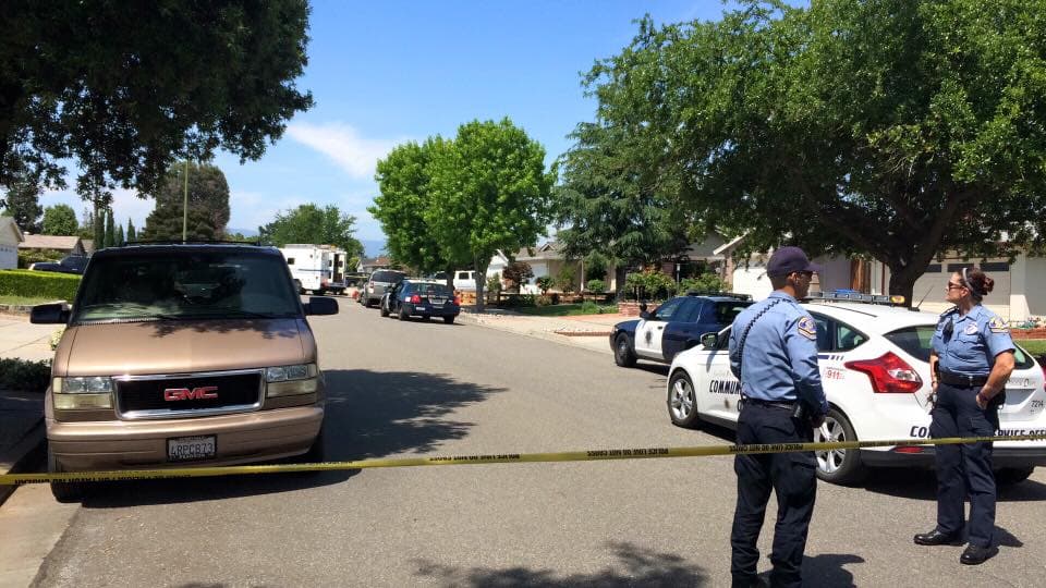 Agentes abren fuego contra un hombre que supuestamente atacó a su madre con un hacha en San José