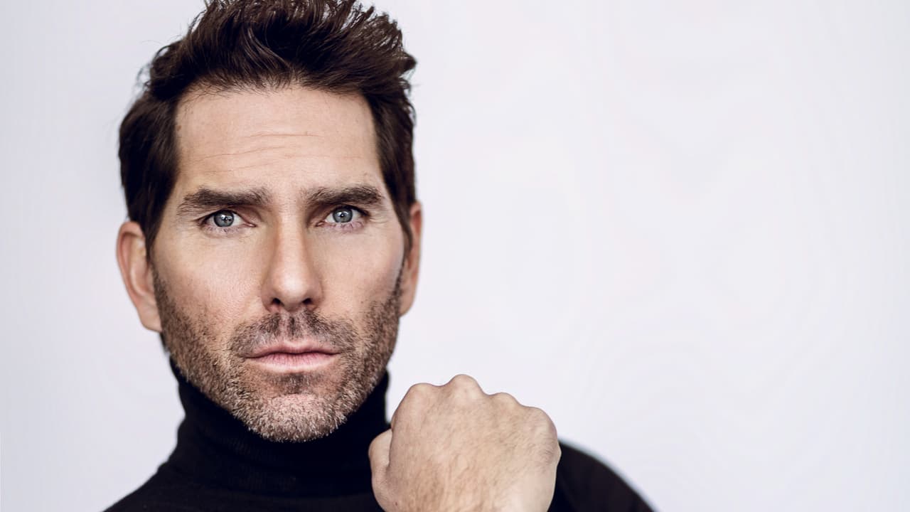 Arap Bethke debutará como conductor en Noche de Estrellas de Premios Juventud 2024