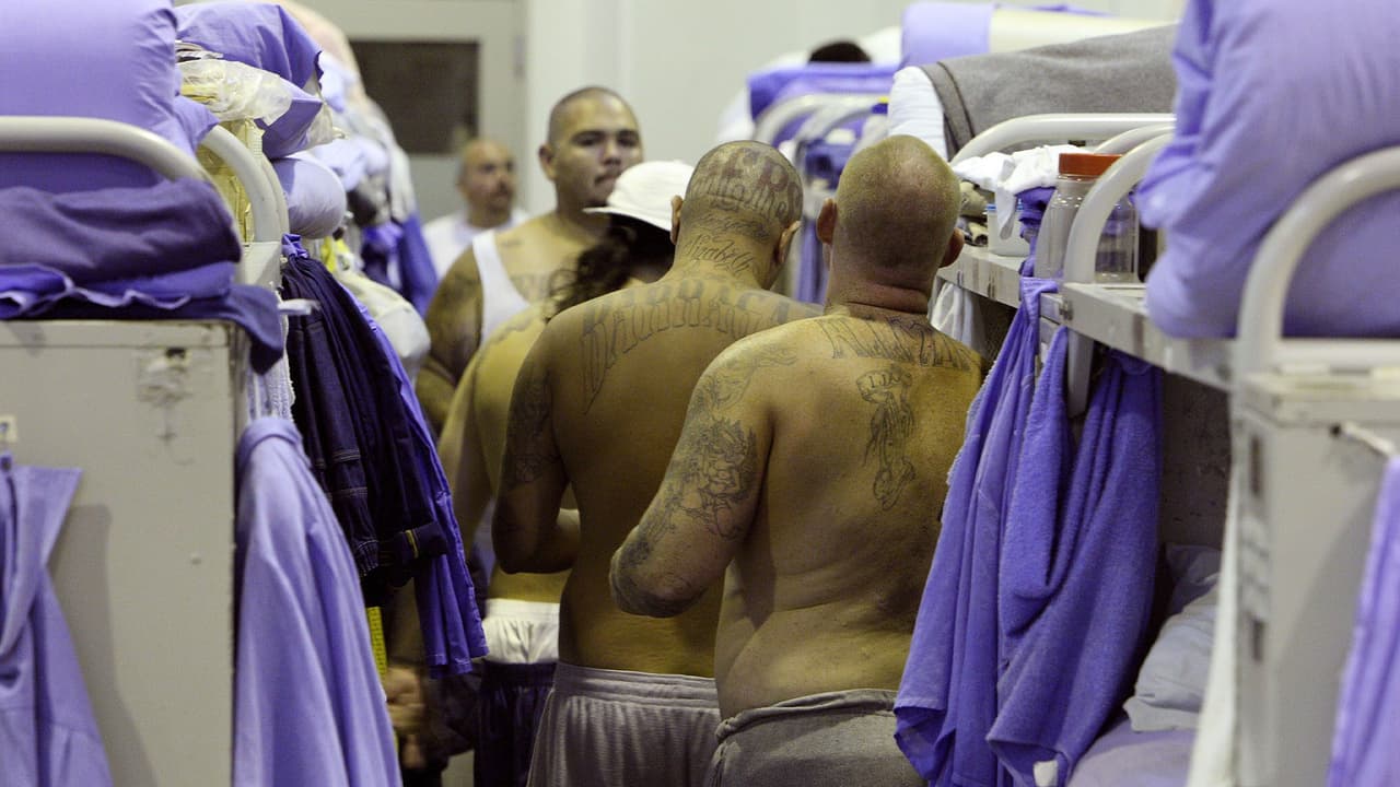 Cierran prisiones federales de EEUU tras la muerte de dos confinados en Texas