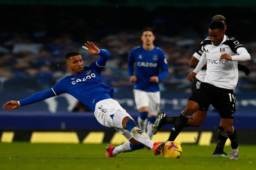 Fulham derrota al Everton y Arsenal golea en la Premier League