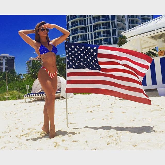 Zuleyka, la más 'hot' en bikini.