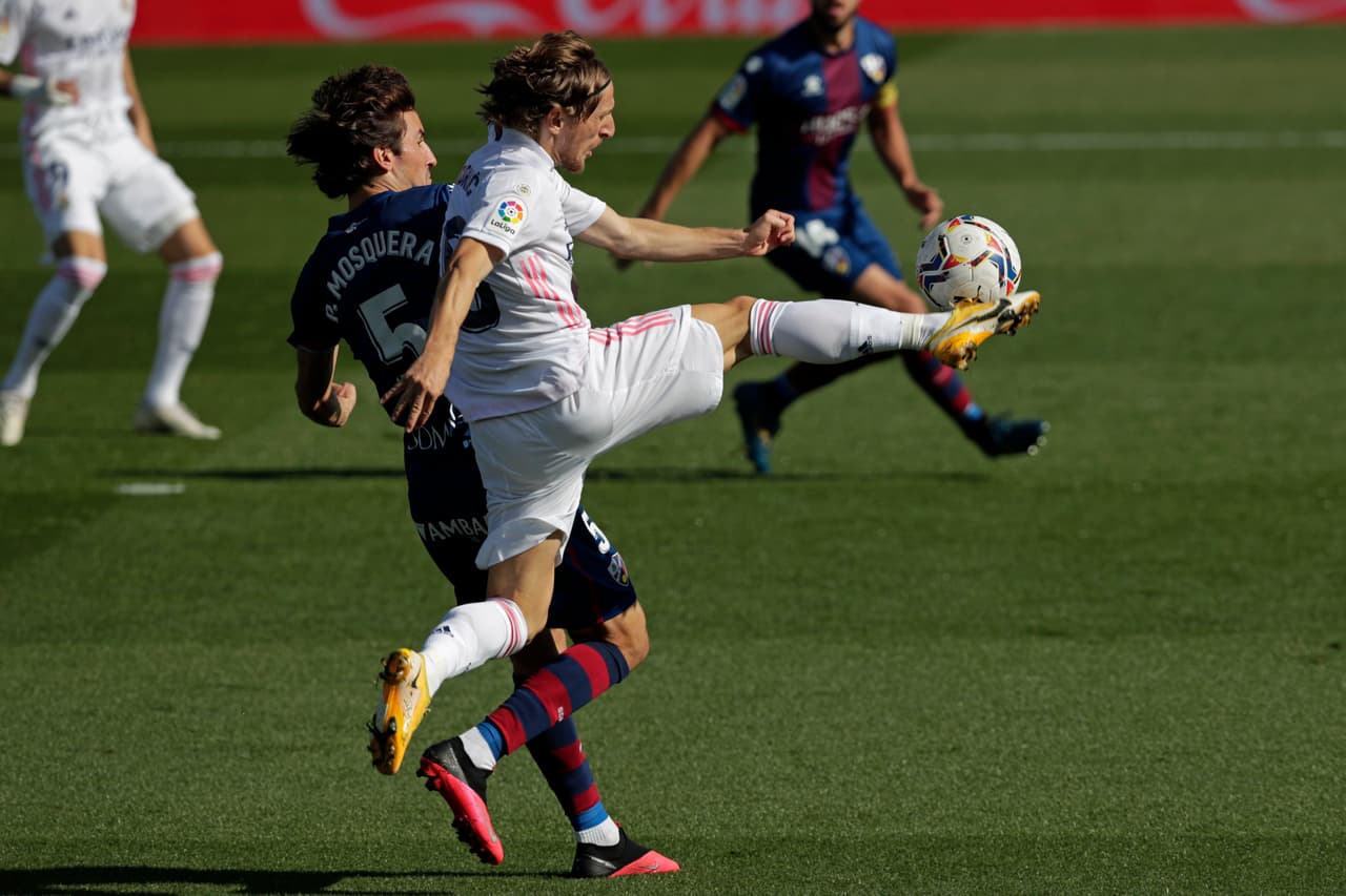 Real Madrid goleó al Huesca en La Liga | Hazard, Benzema y Valverde marcaron las dianas madrileñas en el Alfredo Di Stefano para terminar 4-1.