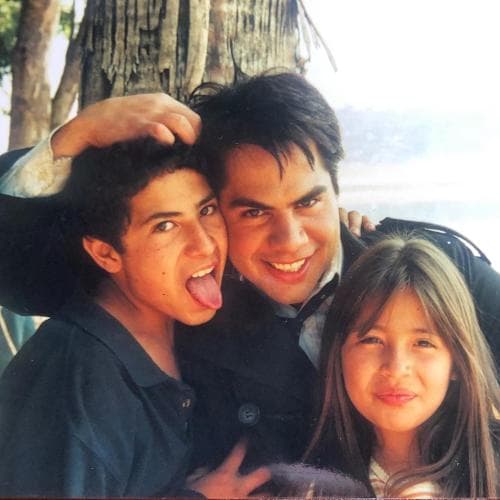 En esta telenovela también actuó al lado del actor Eugenio Bartilotti, Ernesto Laguardia y Adriana Fonseca.