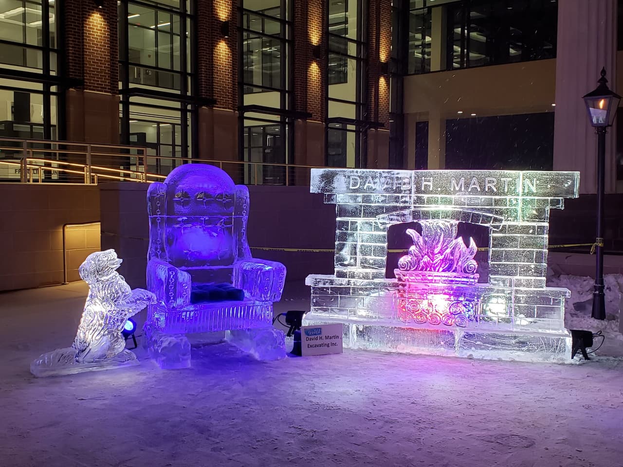 <b><a href="https://www.icefestpa.com/about">IceFest (26 al 29 de enero)</a></b>. Se programa una gran variedad de eventos y actividades durante los cuatro días del festival, lo que le brinda la oportunidad de explorar lo mejor de Chambersburg y experimentar la vibrante cultura del centro mientras aprecia la fabricación de esculturas de hielo.