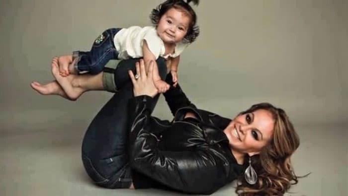 Afortunadamente la 'Diva de la Banda' alcanzó a conocer a sus nietas, ella es Jaylah Hope.