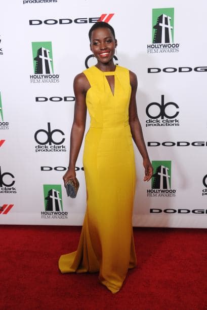 Lupita Nyong'o es sin duda la revolución de Hollywood. La actriz de origen mexicano que está a punto de llevarse un Oscar por su magistral actuación en la película “12 Years Slave”. Y muchos dicen que si Celia viviera reeditaría una nueva versión del tema “La Negra Tiene Tumbao” pero al estilo de la Nyong'o. Disfruta de la gracia de la mexicana y comprueba por qué todos hablan de ella.