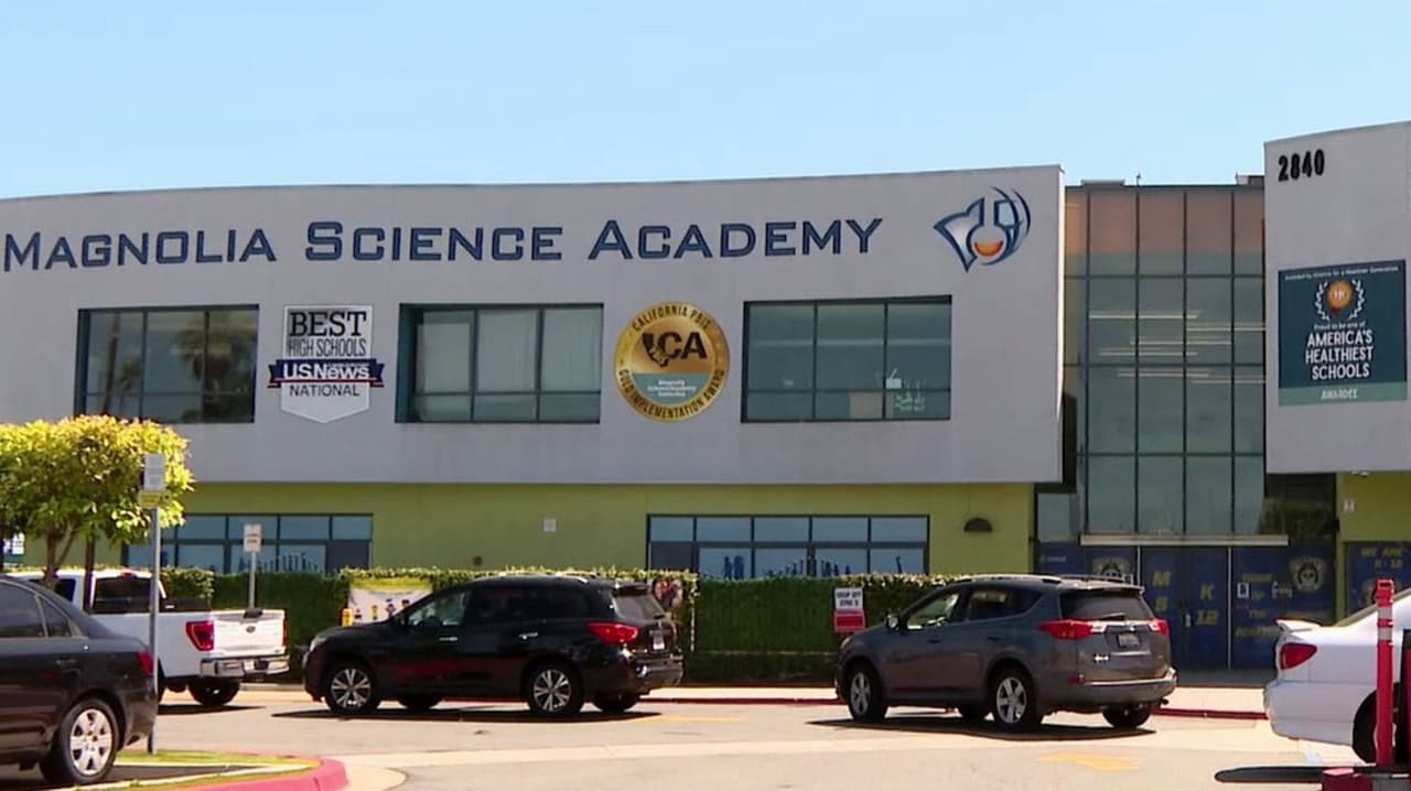 Orgullo latino: estudiantes de Santa Ana participan en olimpiadas mundiales de matemáticas