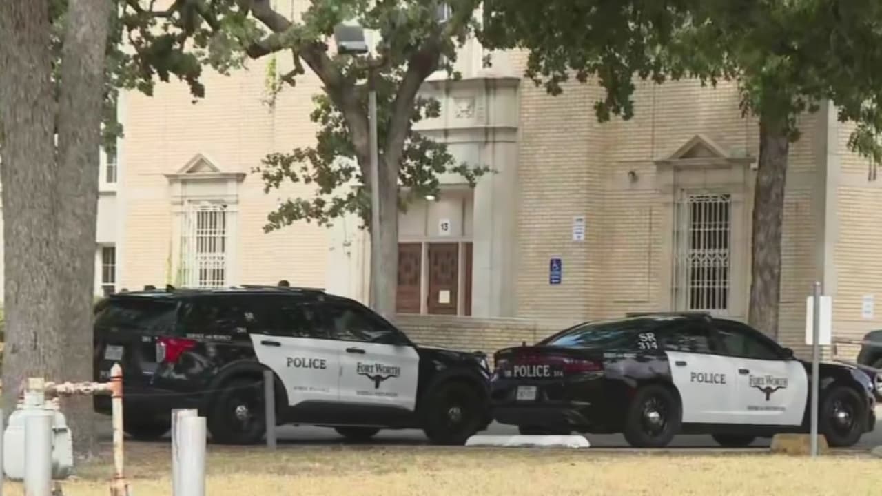 Arrestan a un estudiante por publicar en redes sociales amenazas contra una escuela en Fort Worth