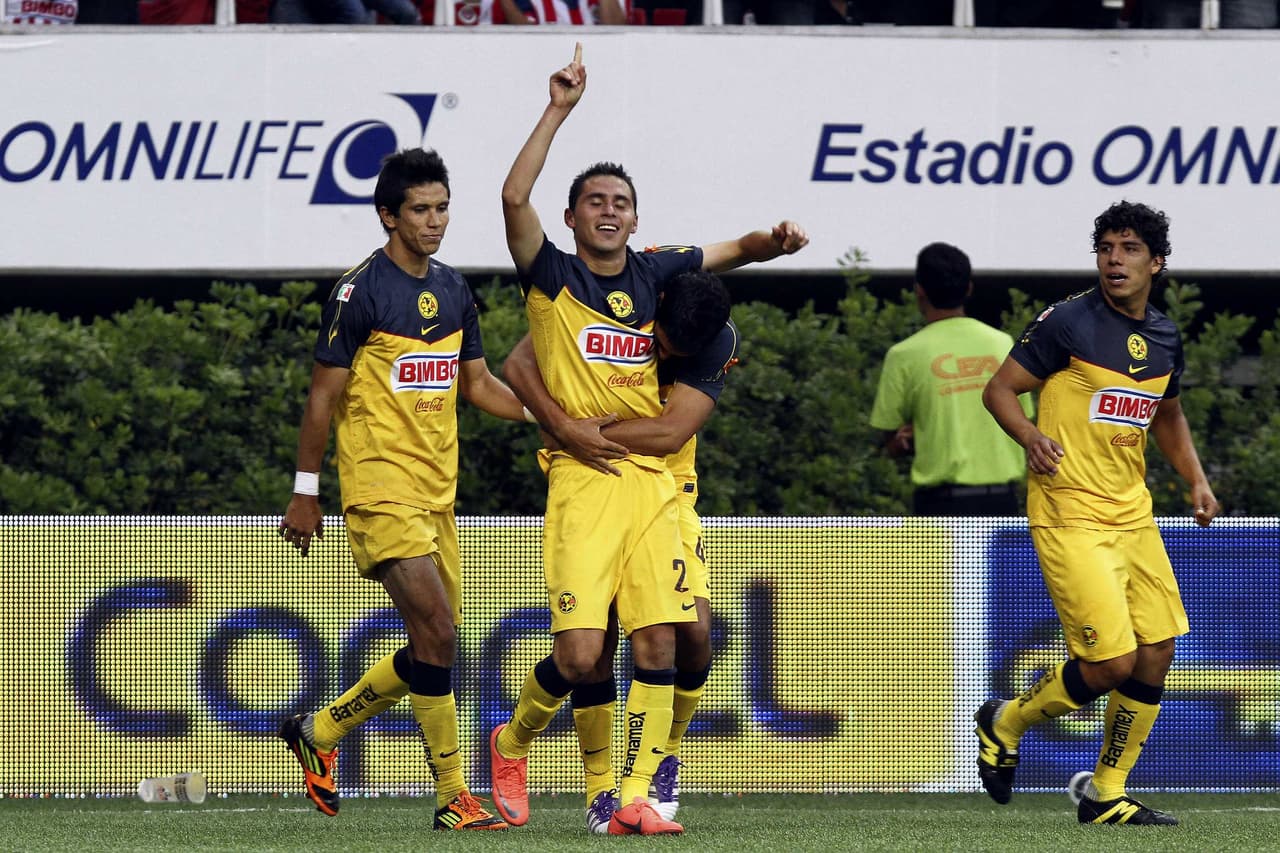 <b>Victoria a domicilio</b>
<br>Bastó un golazo de Paul Aguilar para otorgar la primera victoria al 'Piojo' en el Clásico Nacional ante Chivas de Guadalajara.