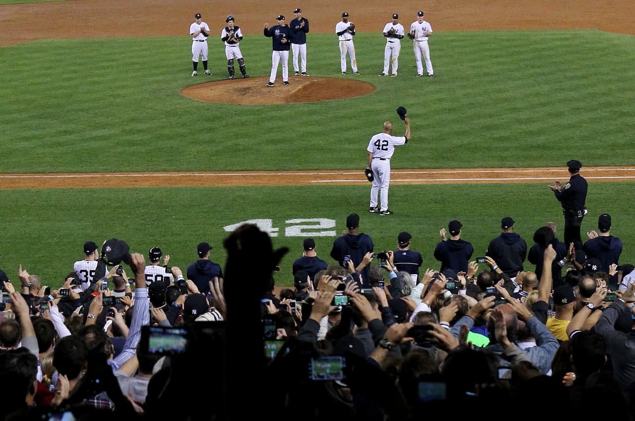 Marieno usaba el número 42, el cual solo él podía usar mientras jugaba porque el resto de los equipos ya lo había retirado para tributar a Jackie Robinson por romper la barrera del color en MLB.