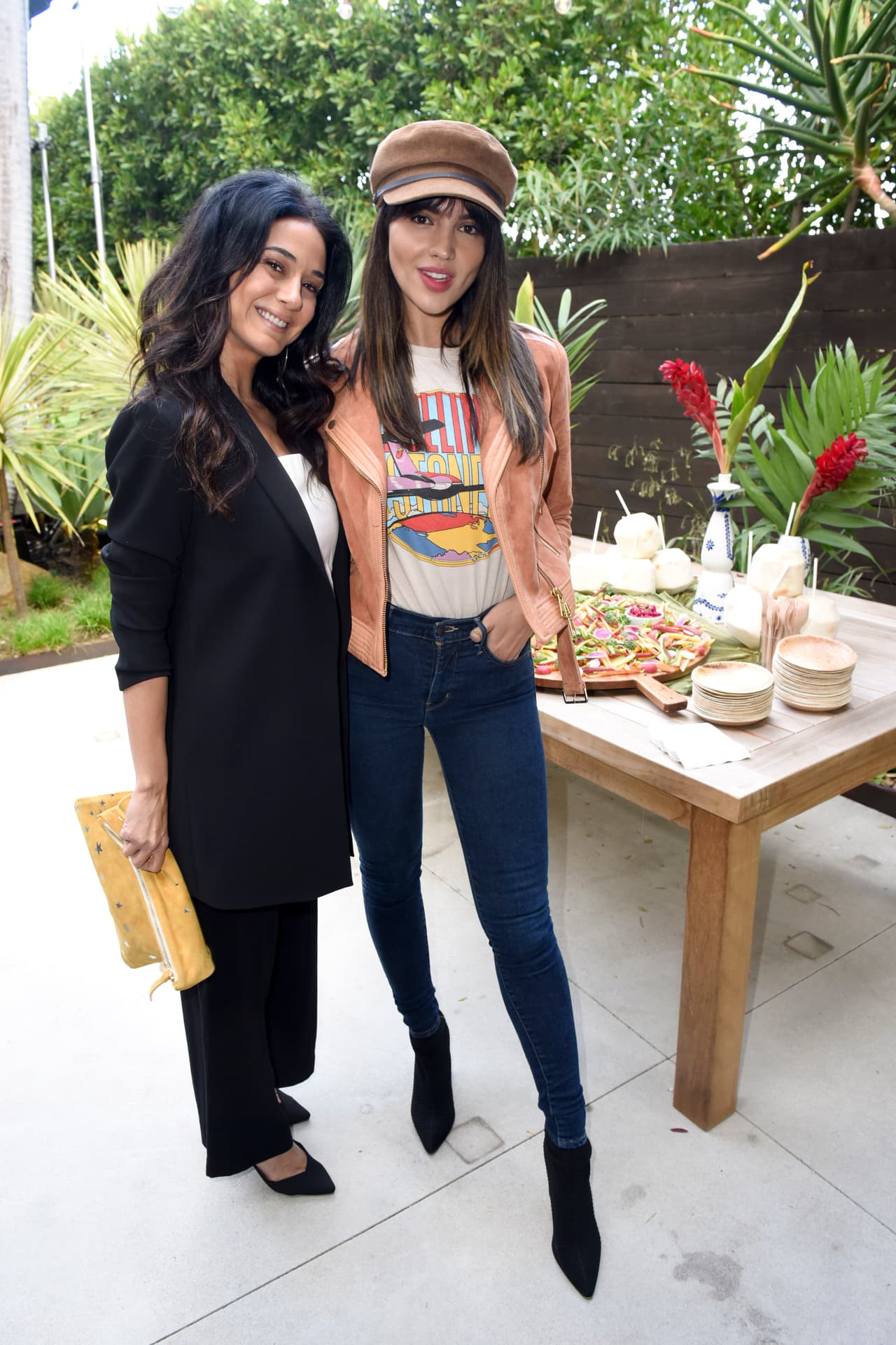 Los dos posaron para las cámaras y convivieron con el resto de los invitados, pero cada uno por su lado. En ningún momento, según informo el portal de la revista Hola México, se les vio cerca.