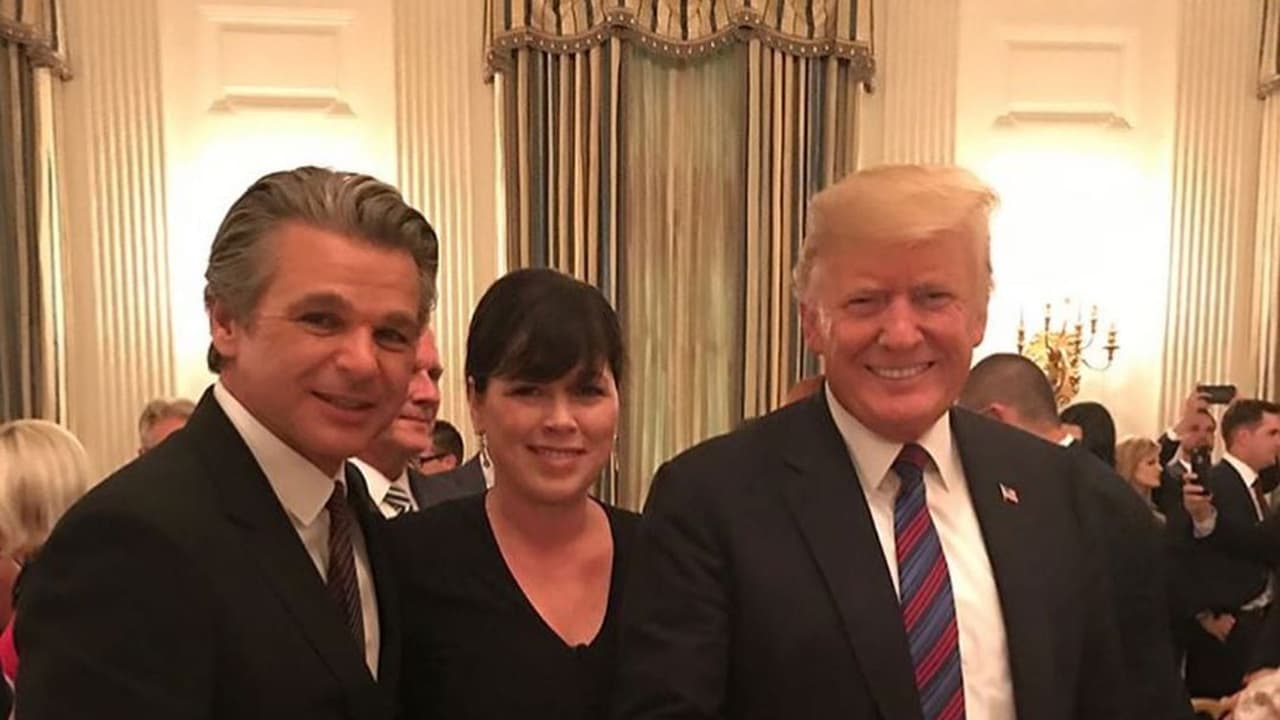 "La visita del pastor Jentezen Franklin a la Casa Blanca no tuvo correlación con su diagnóstico", dijo un portavoz de la iglesia a los medios de comunicación en un comunicado.