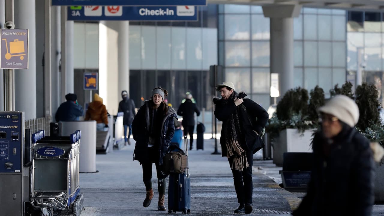 Reducen la cuarentena para viajeros que lleguen a Chicago