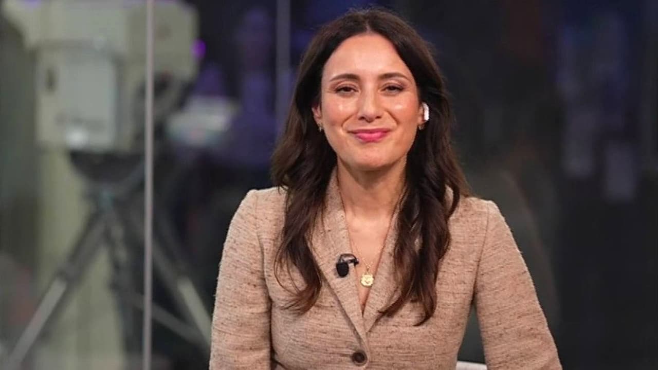 “Mi plan es mandar $1,500”: Gina Hinojosa explica qué haría por las familias de Texas