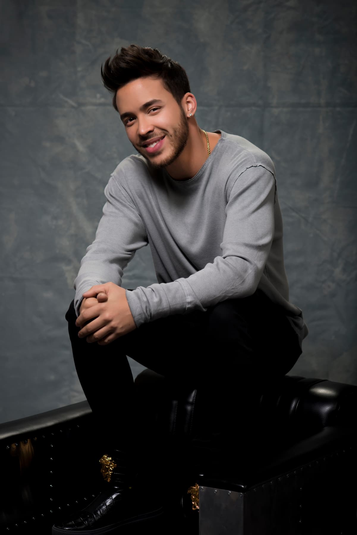 Prince Royce es otro de los galanes de la música a quien sus fanáticas no dejan de apoyar. Él también está nominado en tres categorías: La Combinación Perfecta, Mi Artista Tropical y Mi Tuitero Favorito.
