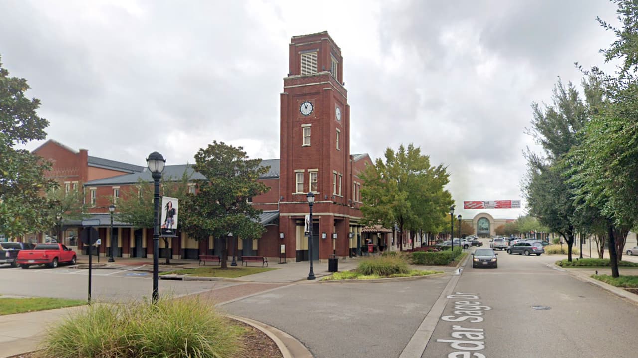 Garland, una ciudad vecina a Dallas, ocupa el lugar 141, mismo puesto que ocupa en la clasificación de espacios verdes, que mide la cantirdad de áreas para el esparcimiento que tienen los residentes.