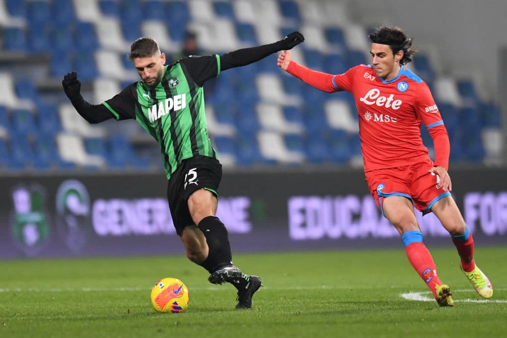 Sassuolo logra remontarle al Napoli 3-2 durante la 15va fecha en la Serie A. Scamacca y Ferrari anotaron para los locales, mientras que Fabián Ruiz Peña y Dries Mertens para los 'azurri'; Hirving Lozano fue titular durante el encuentro.