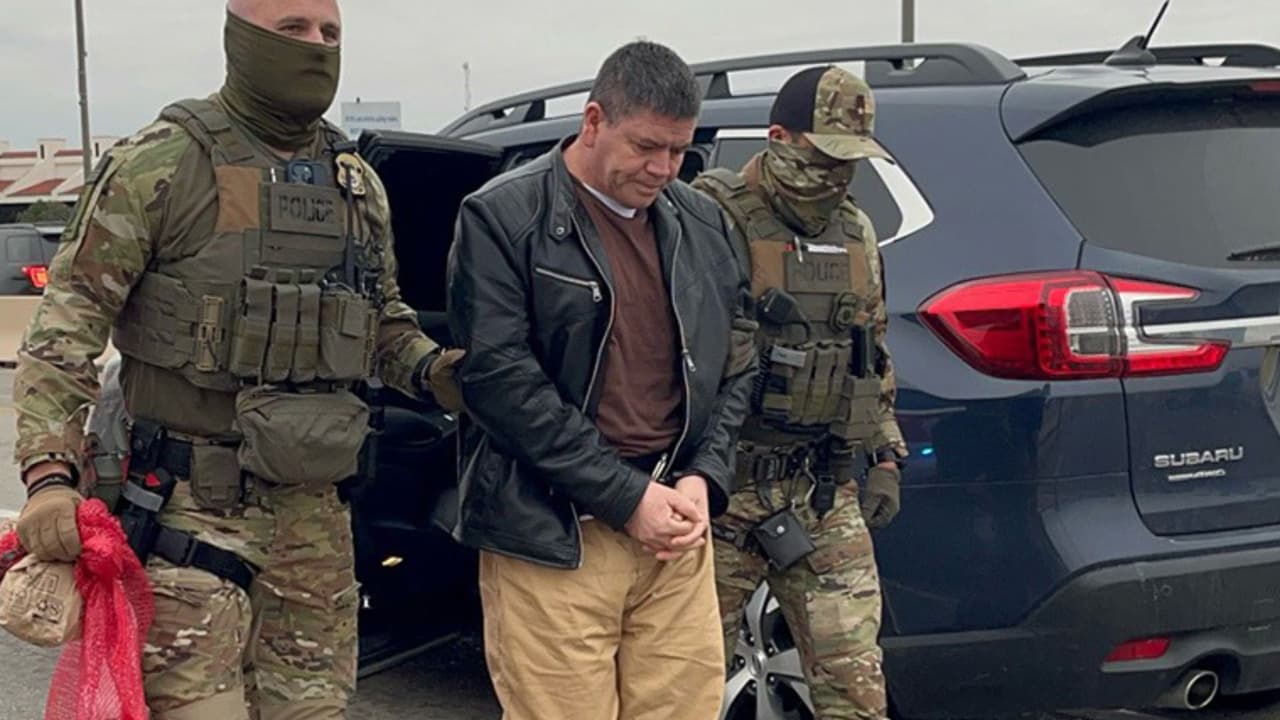 ICE deporta a un hombre que entró 10 veces a EEUU: es sospechoso de asesinato en México