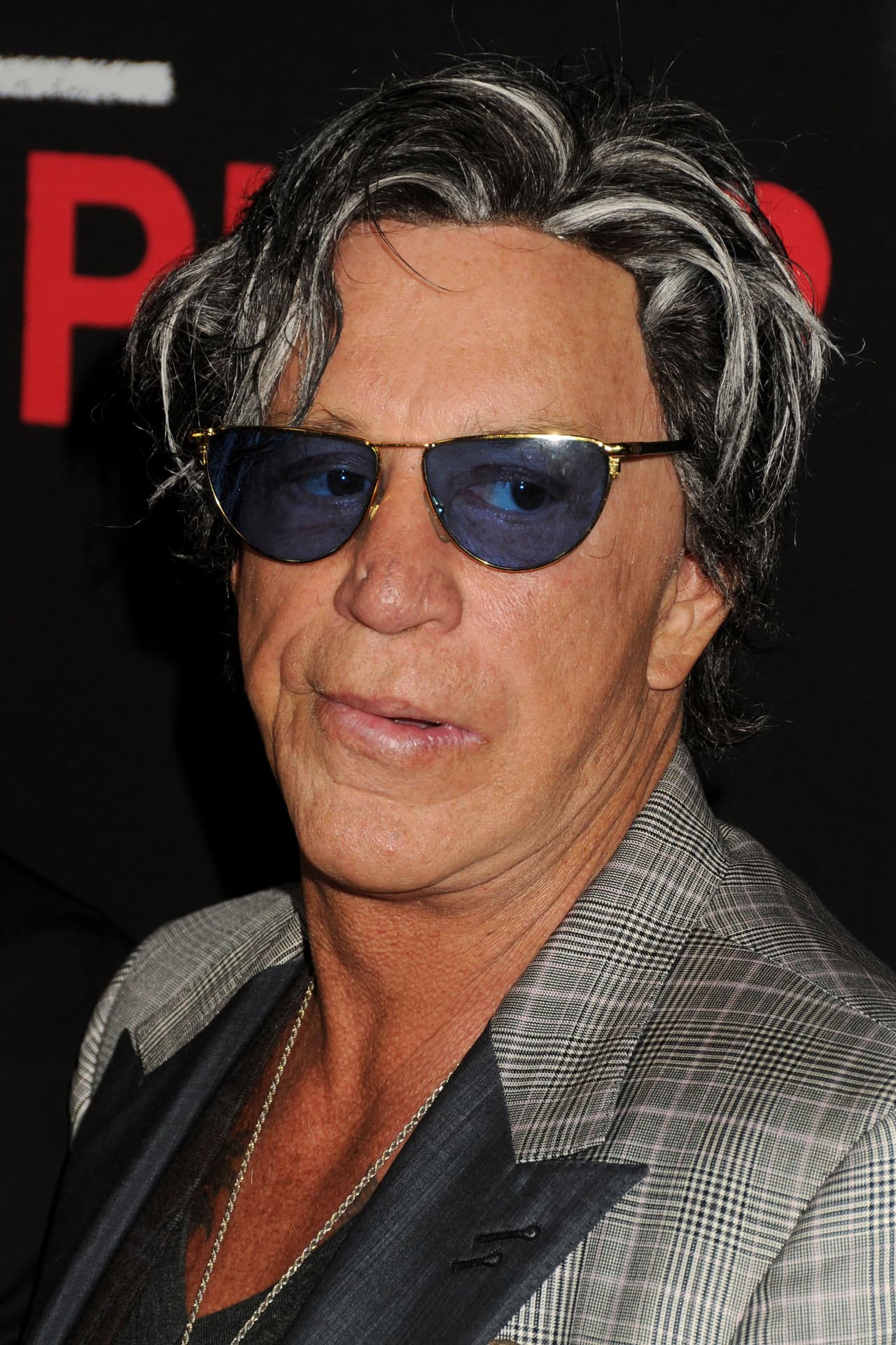 "Me rompí la nariz dos veces, así que me realizaron cinco operaciones y otra más por una rotura del pómulo", dijo para el citado diario.