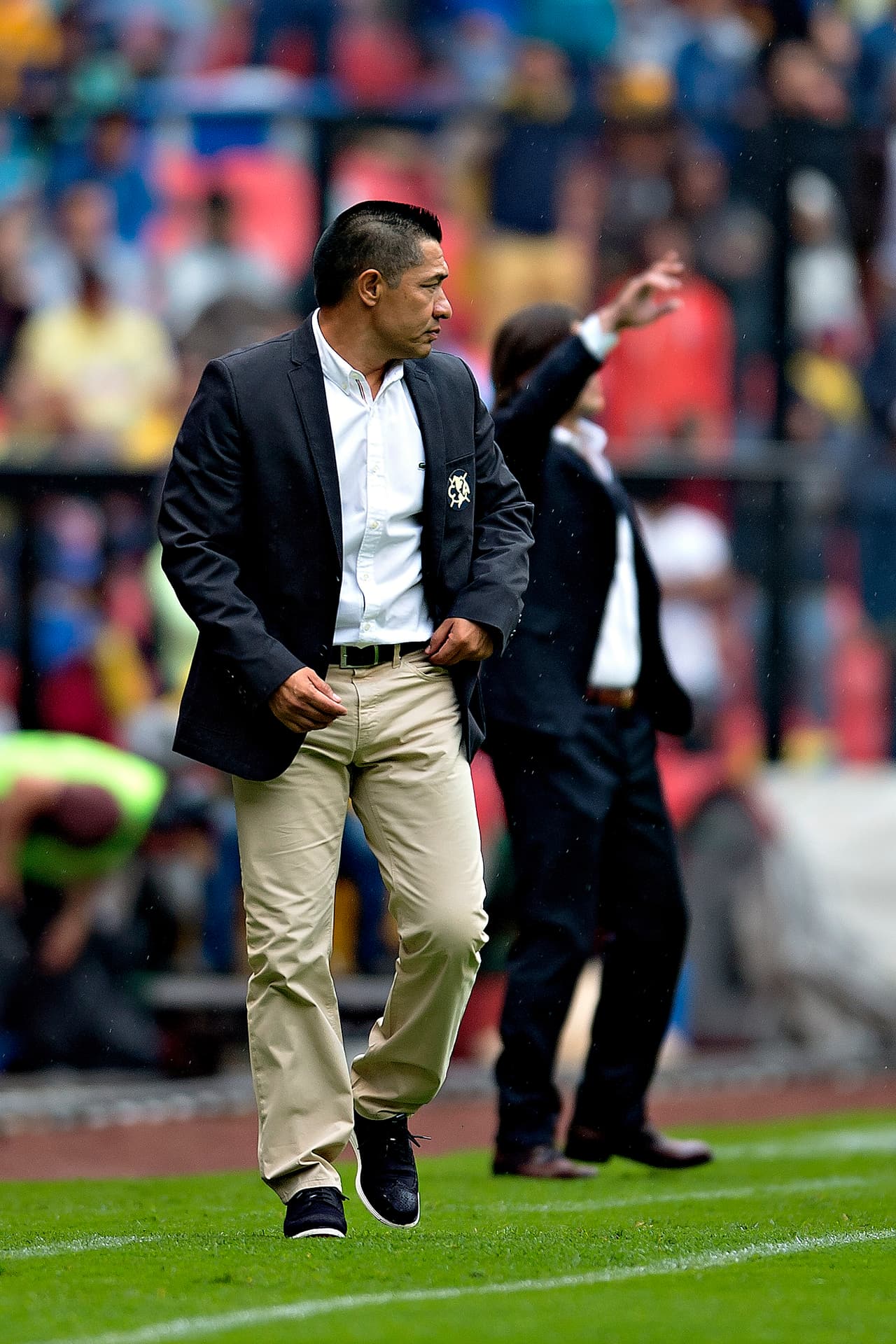 Finalmente es tiempo de demostrar que Ignacio Ambriz es un técnico de los tamaños de los que requiere América. Ya que ante los equipos grandes no le ha ido del todo bien, porque de seis duelos con los llamados grandes sólo ha sacado dos victorias.