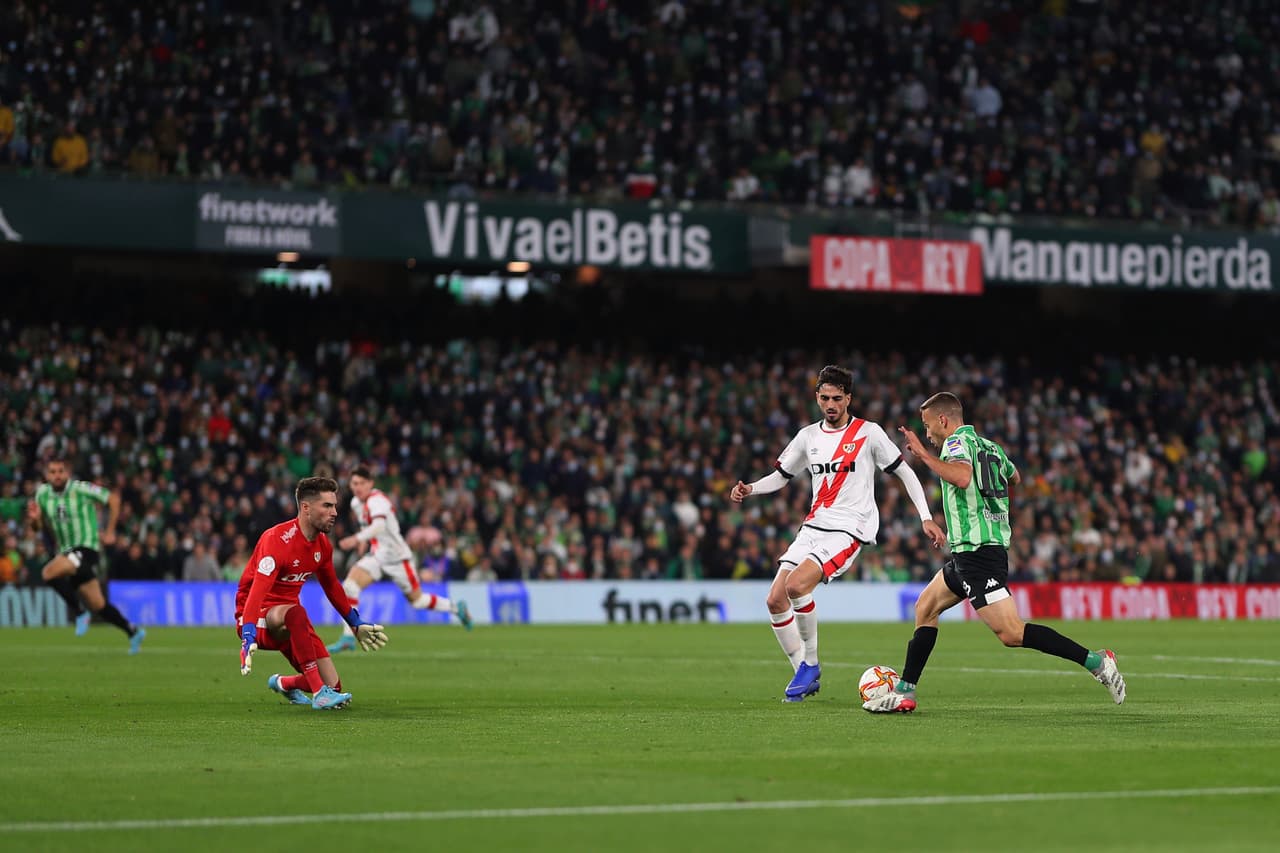 Betis elimina al Rayo Vallecano con gol de último minuto y se mete a la Final de la Copa del Rey donde enfrentará al Valencia.