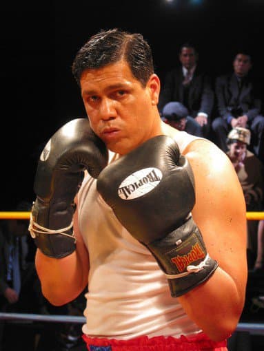 Pero uno de los personajes más reconocidos de King fue como el boxeador 'Kit' Romano Valdéz, en la multipremiada 'La saga: negocio de familia', la cual narraba la historia de varias generaciones de una familia burguesa.