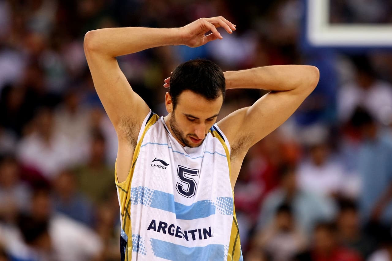 Fue campeón mundial, campeón del FIBA Américas y medalla de bronce en Pekín 2008, siendo esos sus mejores logros con su país.