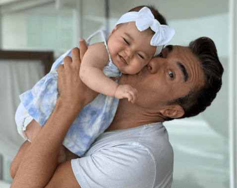 Adrián Uribe encuentra a la hija perdida de ‘El Vítor’