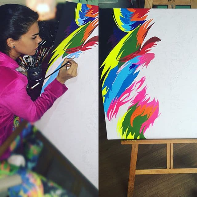 No hace mucho reveló que también le gusta pintar, algo que tomó por sorpresa a sus fans.