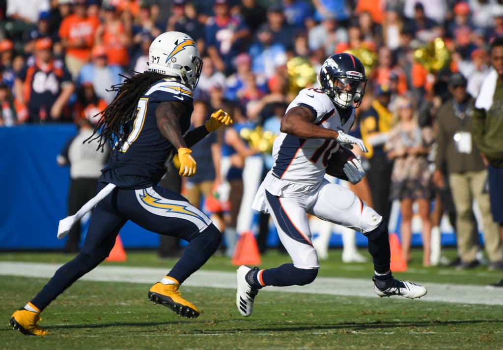 Emmanuel Sanders atrapó un pase de 38 yardas que llevó a los Broncos profundo en el campo de los Chargers en el drive del triunfo. Al final colaboró con cuatro recpciones y 56 yardas.