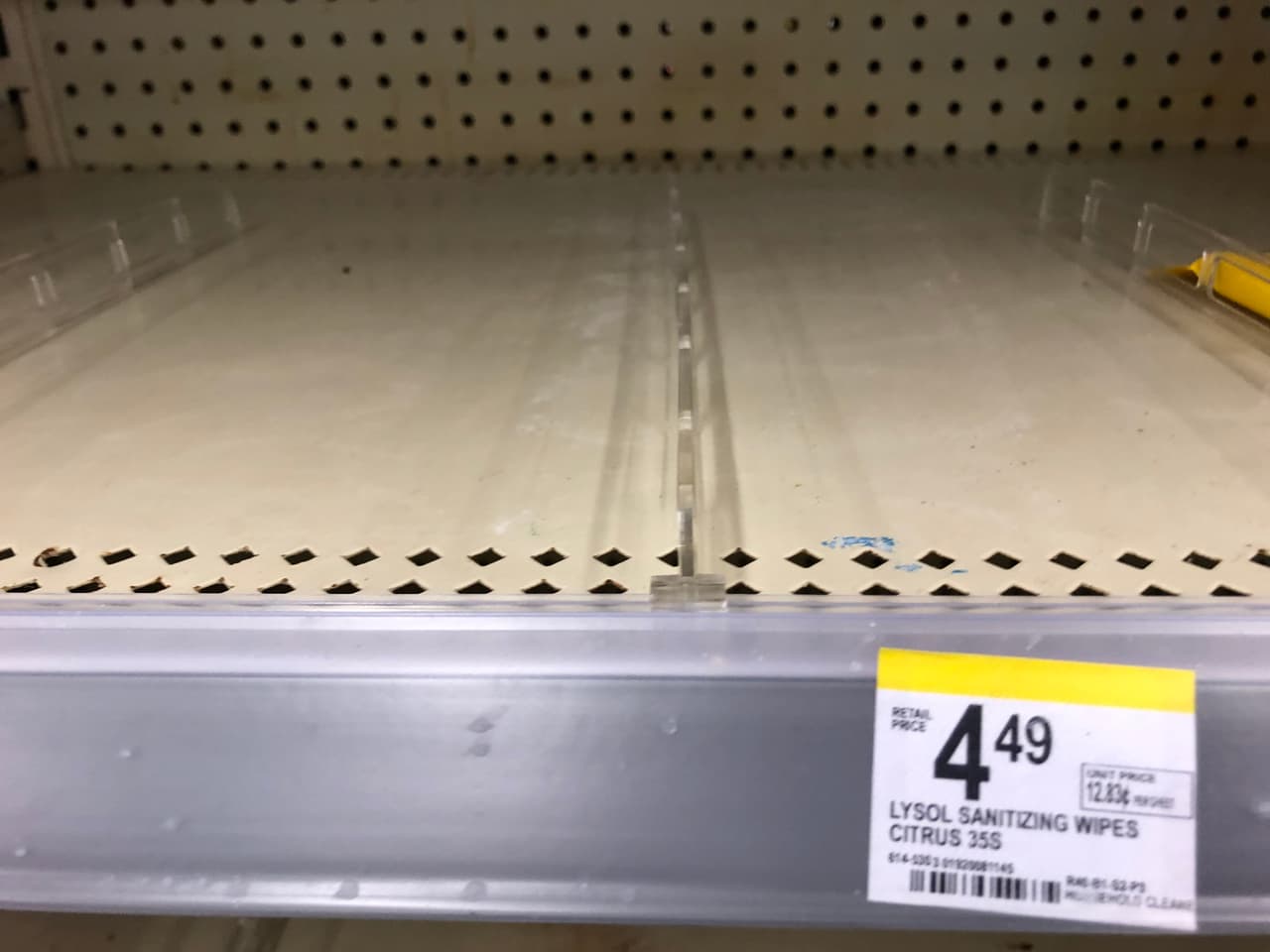 Hay algunas marcas que señalan que pueden desinfectar las áreas y prevenir el coronavirus, pero no es el “nuevo” covid-19 que ha causado la pandemia, por lo que los médicos han explicado que no se ha probado su efectividad directamente en la nueva cepa.