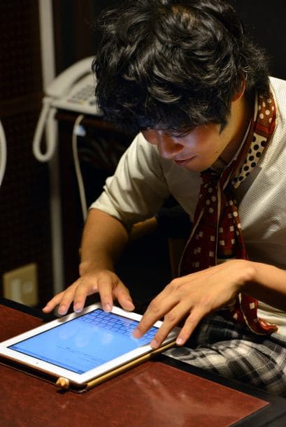 Según una encuesta realizada por MyLife en este año, el 56 por ciento de los usuarios de redes sociales padece este síndrome y 27 por ciento de los entrevistados reconocieron además, consultar sus redes sociales tan pronto como se despiertan en la mañana.