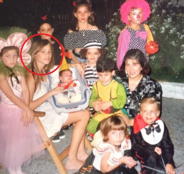 Siempre ha sido una mujer apegada a la familia. Ellos la han apoyado en todo momento, desde que su carrera comenzó a despegar primero como modelo y después como presentadora de televisión.