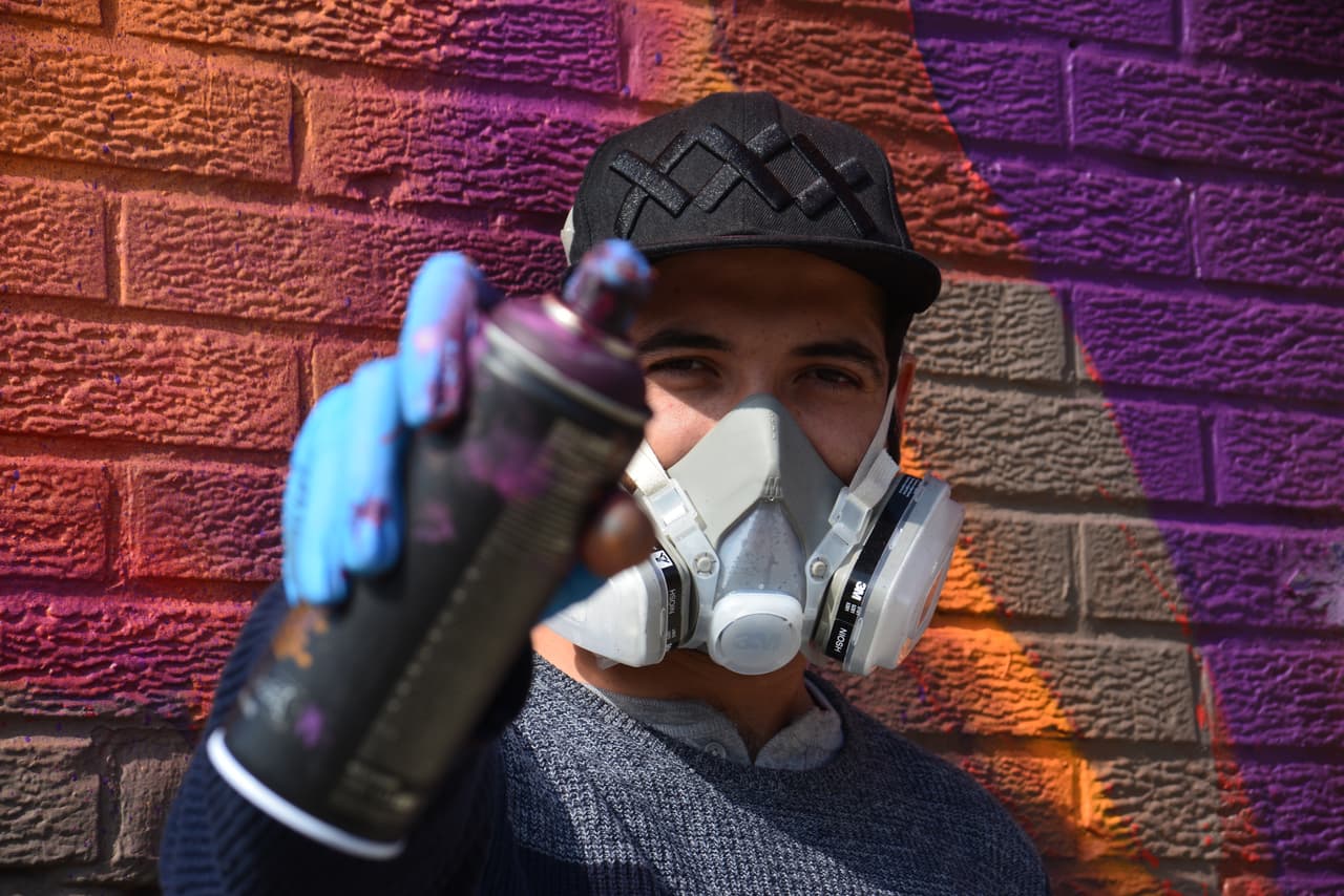 El instituto Nacional Electoral comisionó al artista para que haga murales en Los Ángeles y en Chicago para promover el voto de los mexicanos en el extranjero. La temática del proyecto es “México está donde estás tú".