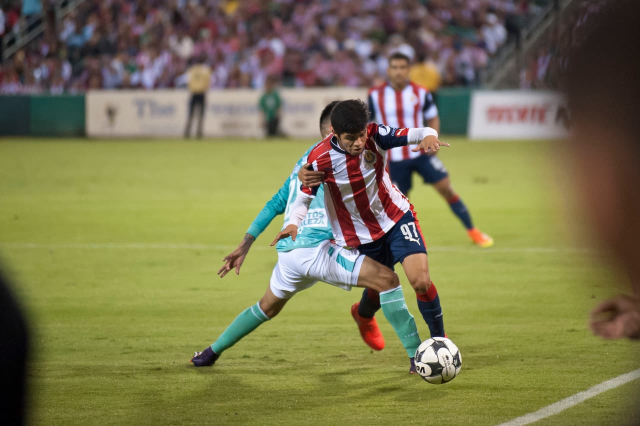 Este 12 de noviembre Chivas y Leon llegaron a Fresno con futbol de Liga MX. Leon derroto a Chivas 3-2.