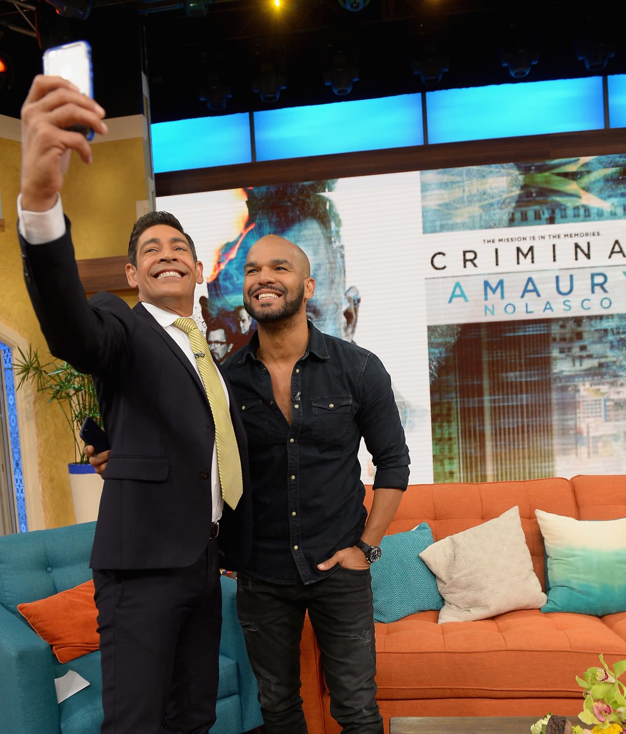 Amaury y Johnny aprovecharon para sacarse su 'selfie'.