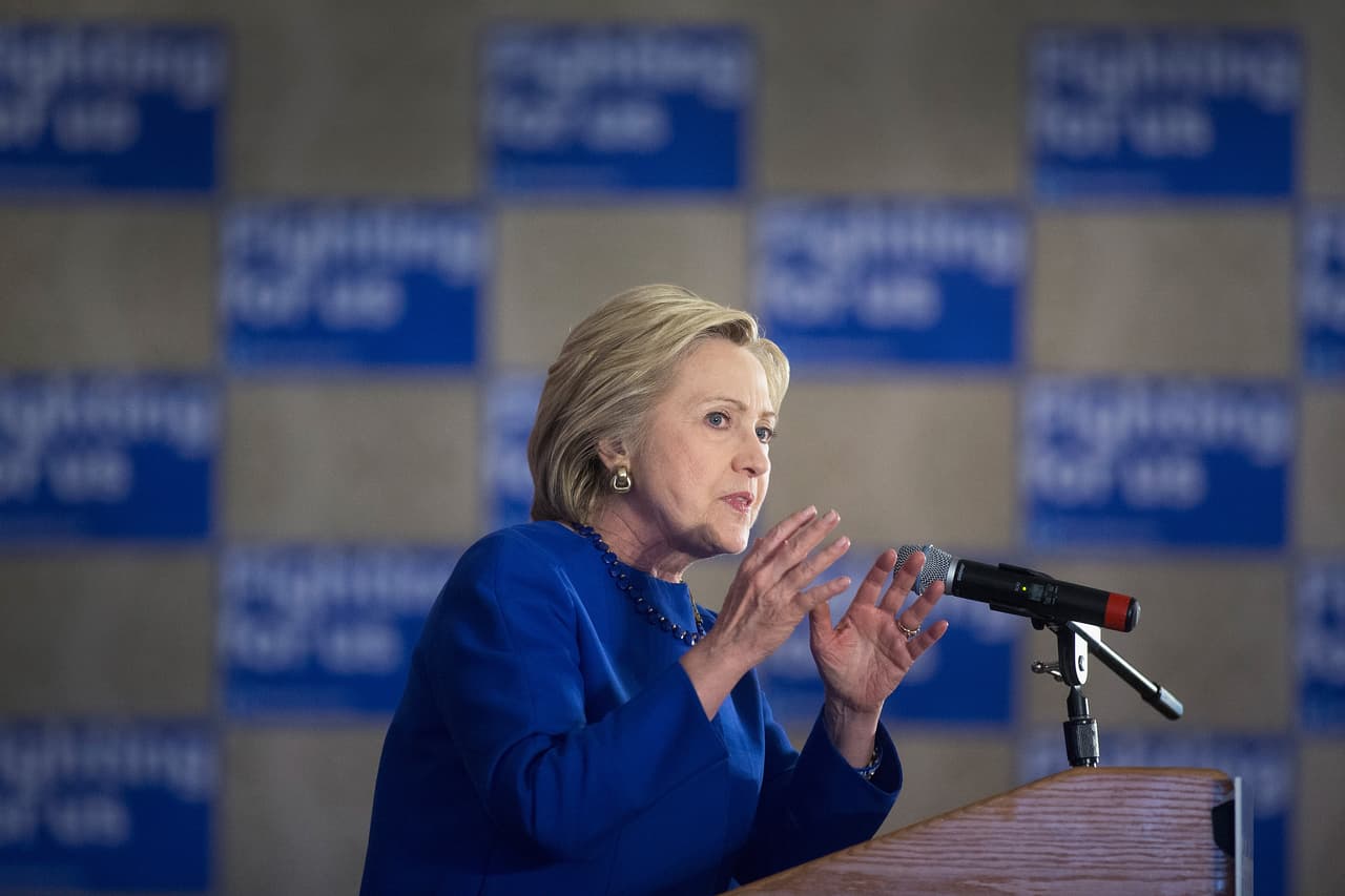 Clinton promete trabajar en una reforma migratoria en los primeros 100 días