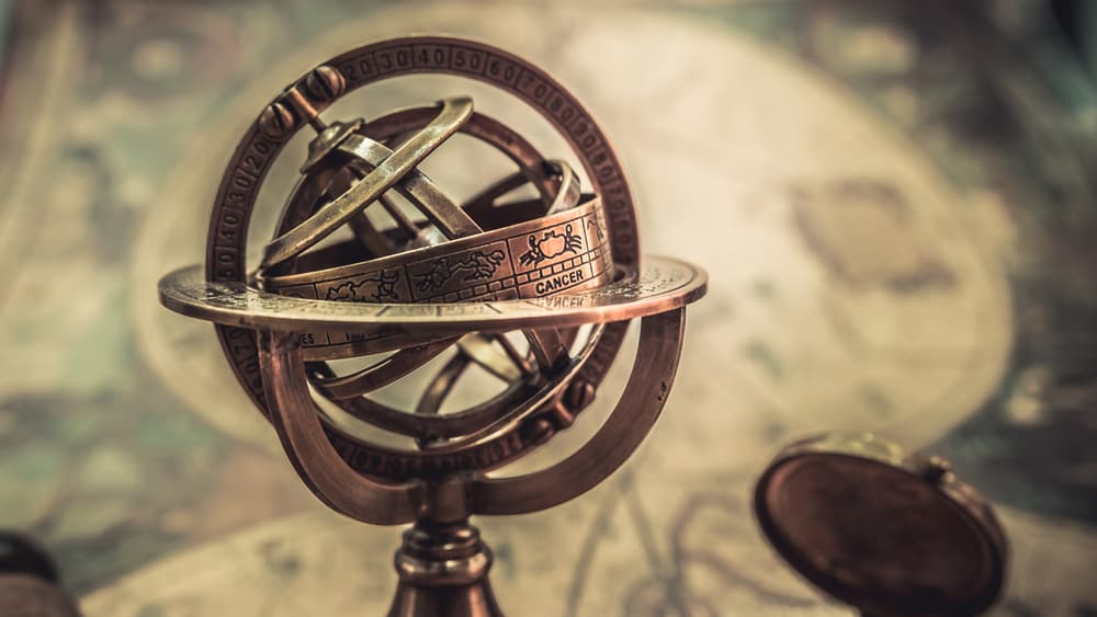 No es un planeta, sino un punto sensitivo que tiene su origen en la astrología árabe. En la Carta Astral se representan los signos zodiacales, las Casas astrológicas, los planetas, las estrellas (en este caso solamente el Sol), la Luna y los aspectos astrológicos.