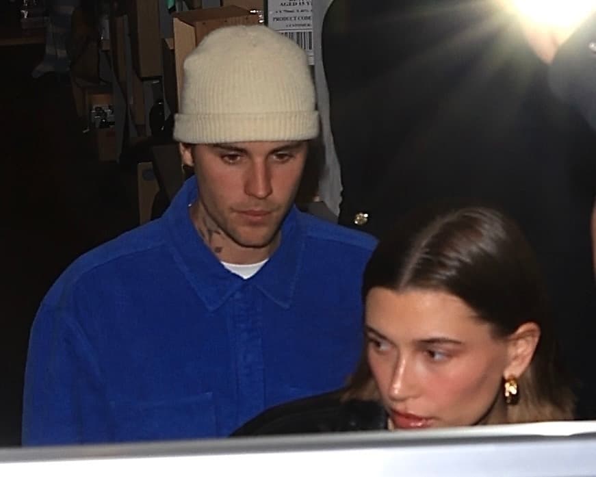 La supuesta pareja no habría estado sola, pues al sitio también arribaron Justin Bieber y su esposa Hailey, quienes son buenos amigos de Kendall Jenner.