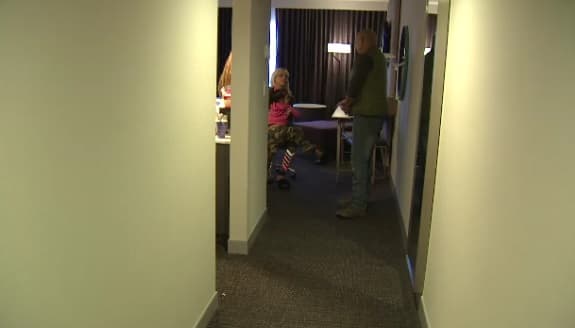 Morales está ayudando a la familia para que logran su segunda oportunidad.