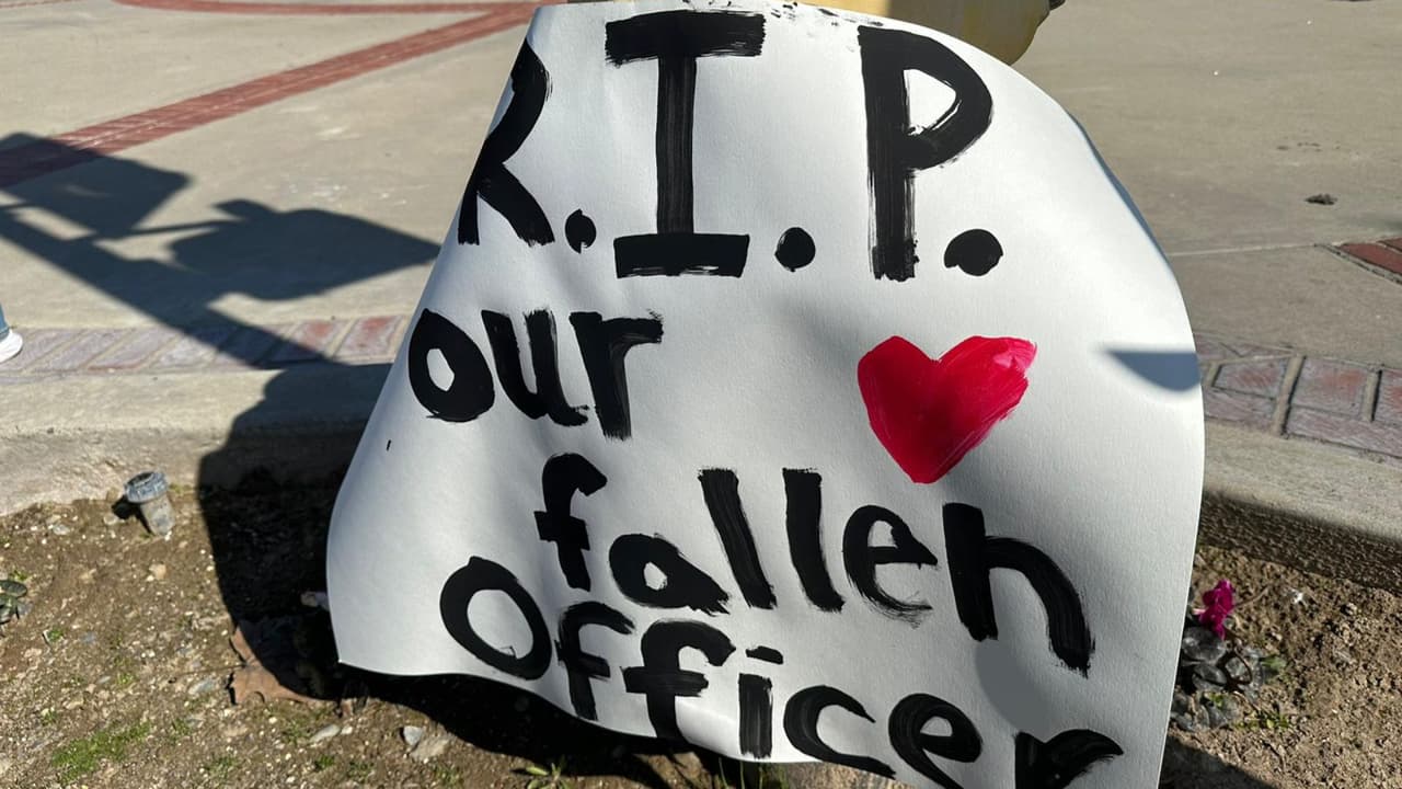 La comunidad hispana reconoció al oficial caído.