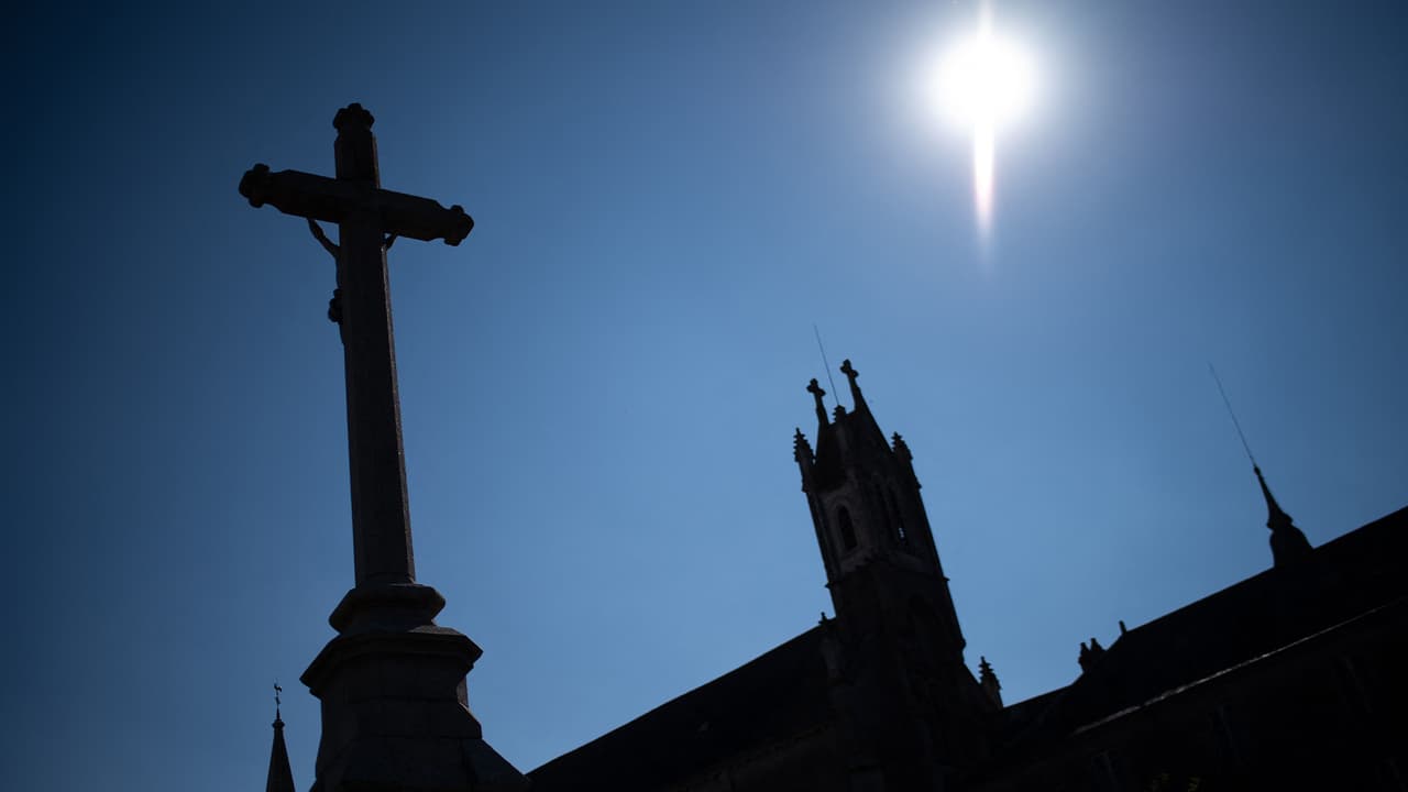 El FBI busca en Houston a víctimas sexuales de los líderes de la iglesia Reino de Jesucristo