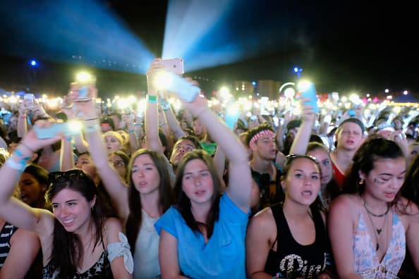 Estampas de las multitudes, los espectáculos y toda la diversión que han invadido el valle de Coachella durante el esperado festival de música y arte que se celebra en California.