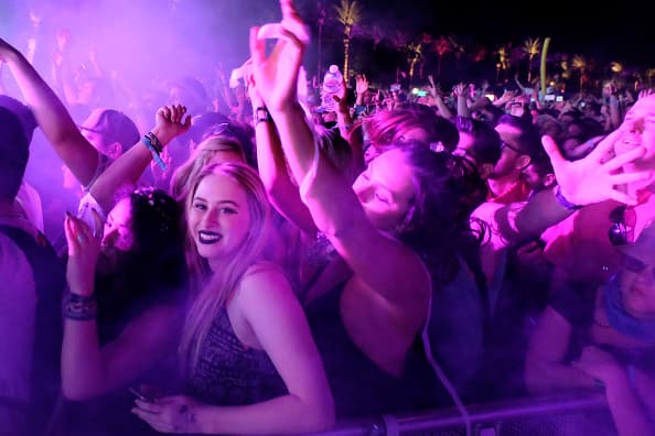 Estampas de las multitudes, los espectáculos y toda la diversión que han invadido el valle de Coachella durante el esperado festival de música y arte que se celebra en California.