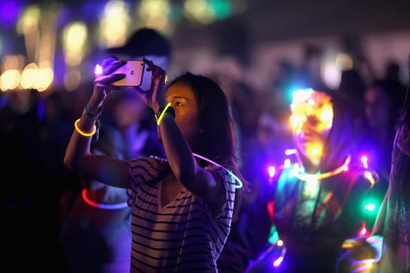 Estampas de las multitudes, los espectáculos y toda la diversión que han invadido el valle de Coachella durante el esperado festival de música y arte que se celebra en California.