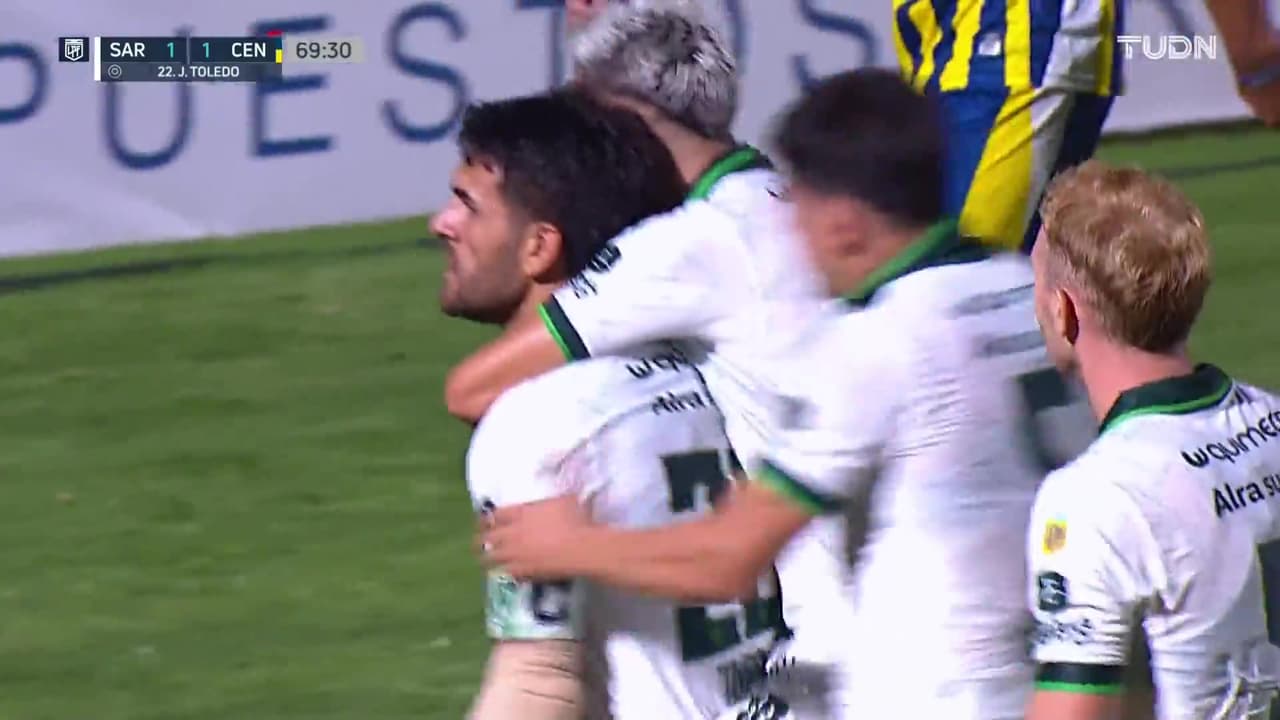 ¡Guantes de mantequilla! Broun se equivoca y regala el 1-1 a Sarmiento