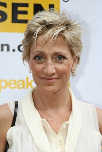 16- Edie Falco. Conocida por su papel de adicata a fuertes calmantes en “Nurse Jackie”, su adicción ha jugado un papel importante en su dinámica actuación.