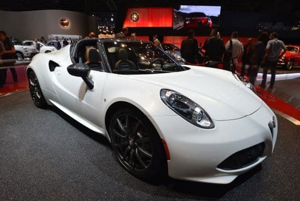 Alfa Romeo sigue presumiendo uno de los autos más bellos que hay en el mercado, el 4C Spider.