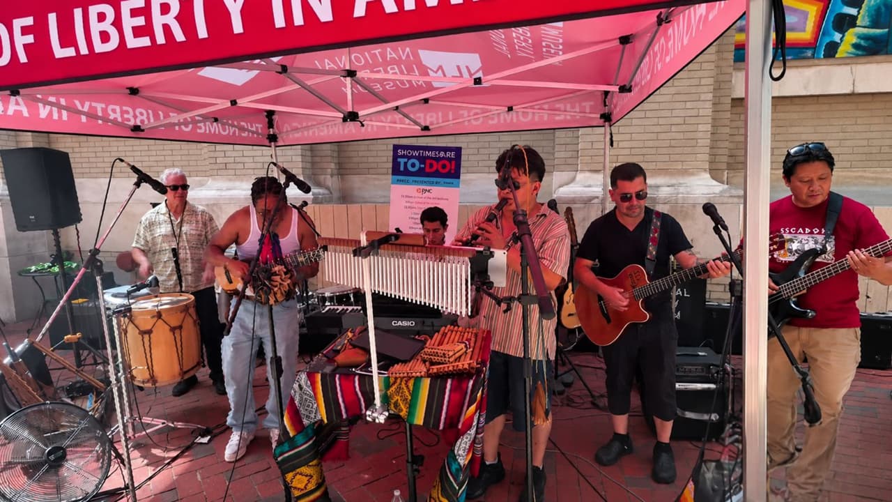 La comunidad hispana hace suya la histórica fiesta del 250 aniversario en Filadelfia